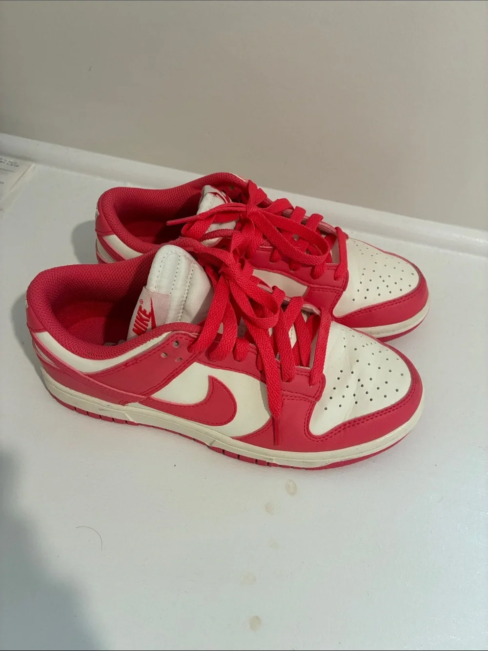 Nike Kids Low-Top Sneakers in Pink and White